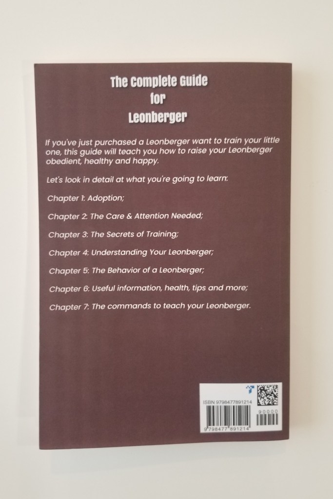 The back cover of the book The Complete Guide for Leonberger by Bailey Lopez. It feature a list of the chapters.