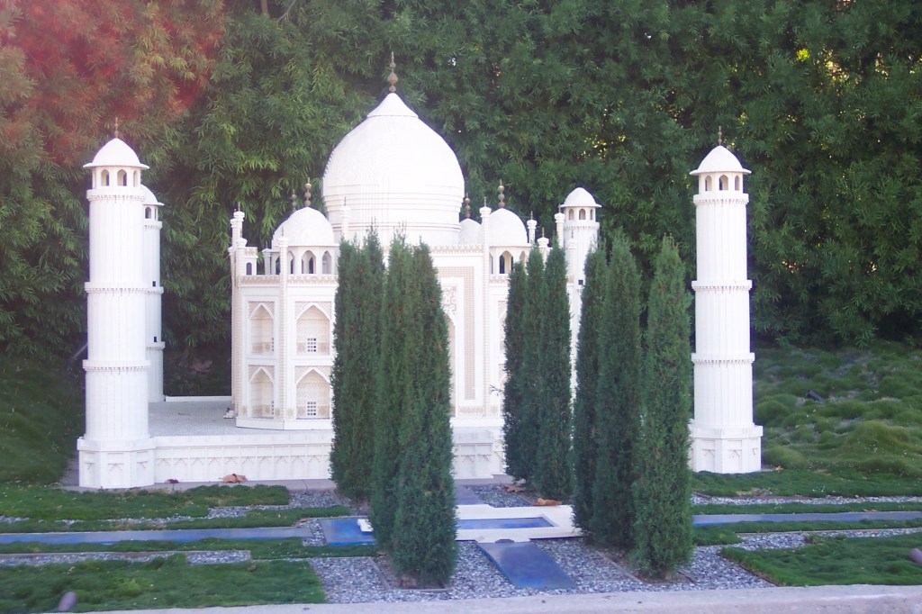 This Taj Mahal model is made from white Lego blocks.