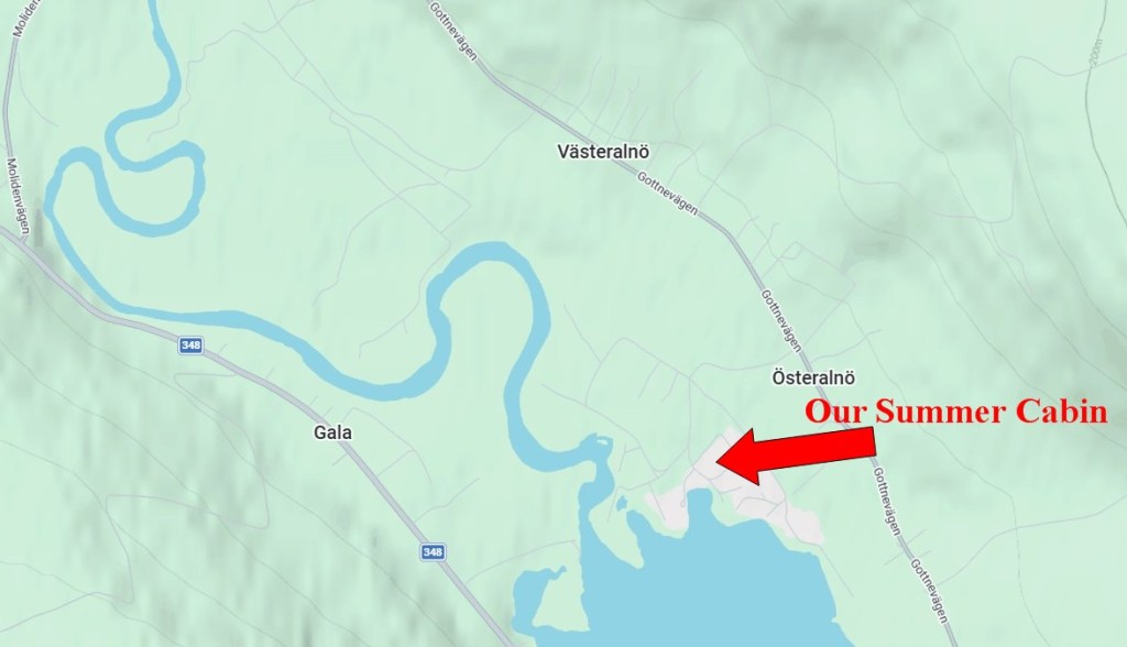 The map shows Moälven and a red arrow pointing out the location for our summer cabin.